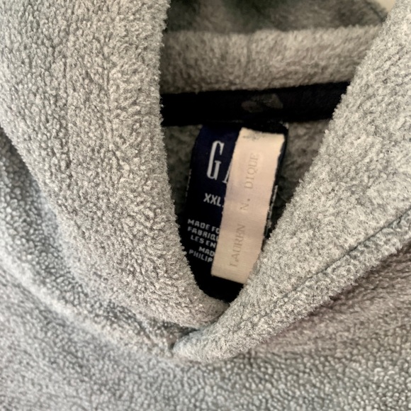 Vintage Gap Hoodie - Picture 3 of 5